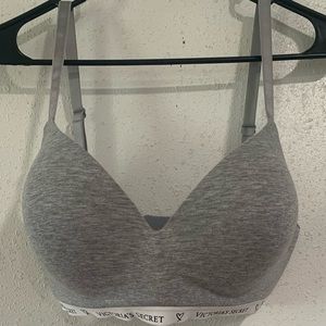 NWOT! Victoria Secret size 34DDD heather gray bra